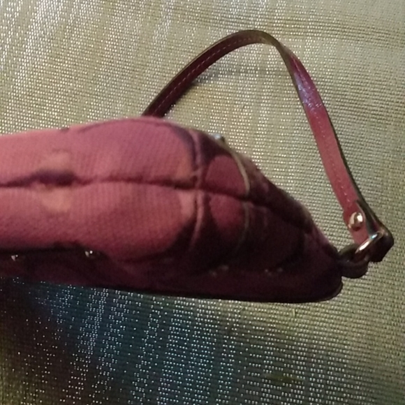 Coach - Picture 2 of 4